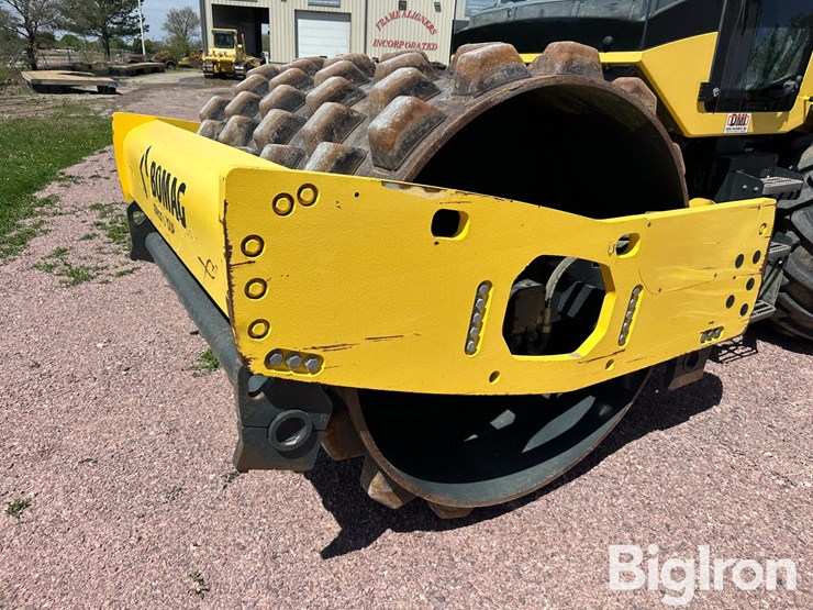 2018-bomag-bw211-image-14