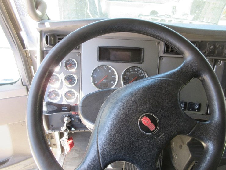 2016-kenworth-t270-image-13