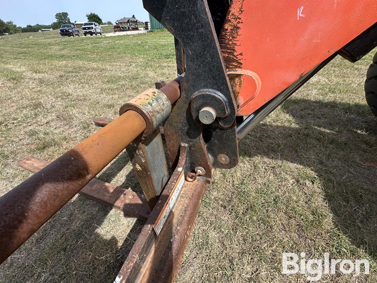 2011-jlg-skytrak-6042-4x4x4-telehandler-image-13