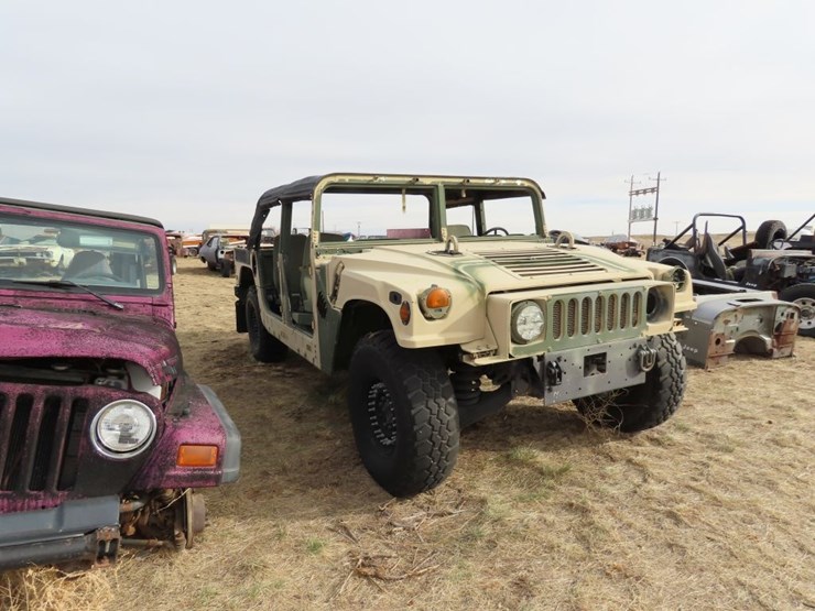 2009-am-general-humvee-4x4-image-1