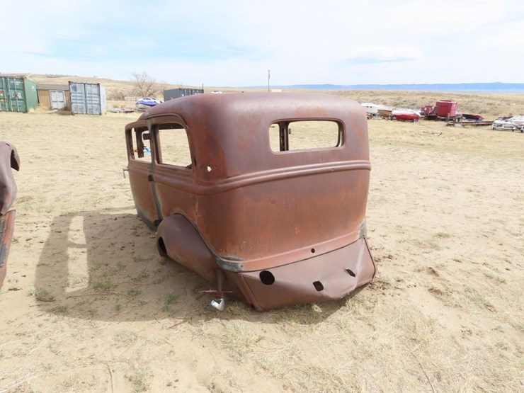ford-2dr-sedan-body-for-project-image-4