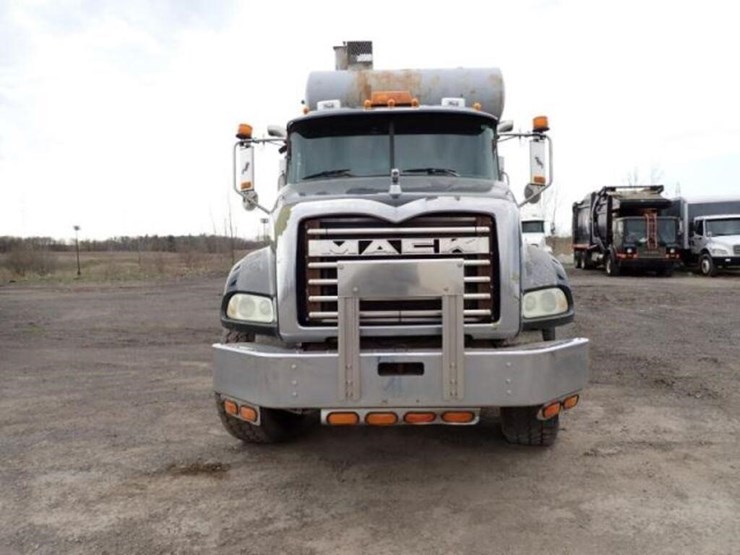 inoperable-2007-supervac-2000-on-2007-mack-ct713-1-image-2