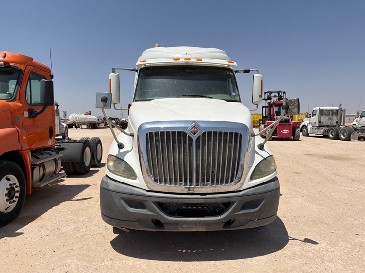 2012-international-prostar-image-2