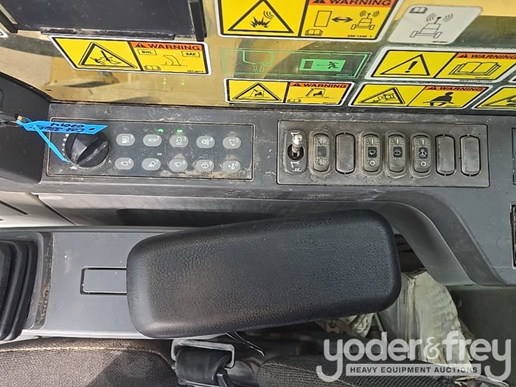2017-caterpillar-336fl-image-63