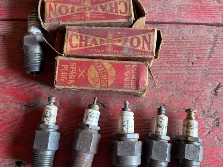 antique-spark-plug-assortment-image-1