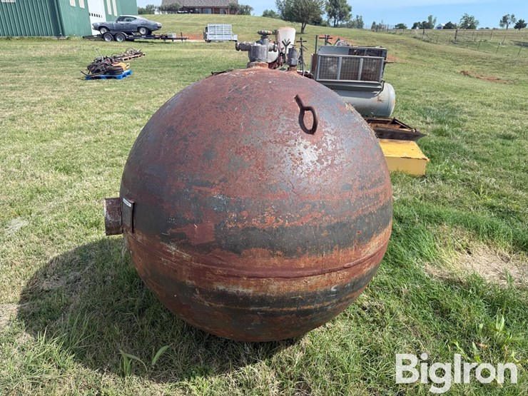 1949-dallas-tank-co-250-gal-lp-tank-image-2