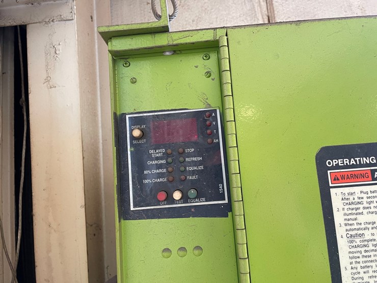 #4537-•-toyota-electric-forklift-image-28
