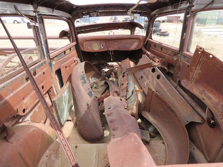 1934-ford-2dr-sedans-for-project,-rod-or-parts-image-5