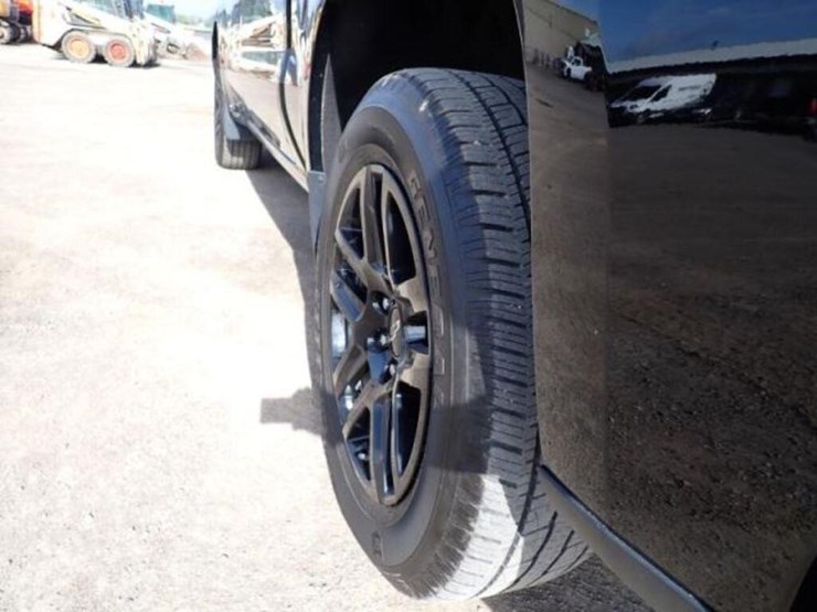 2024-chevrolet-silverado-1500-image-43
