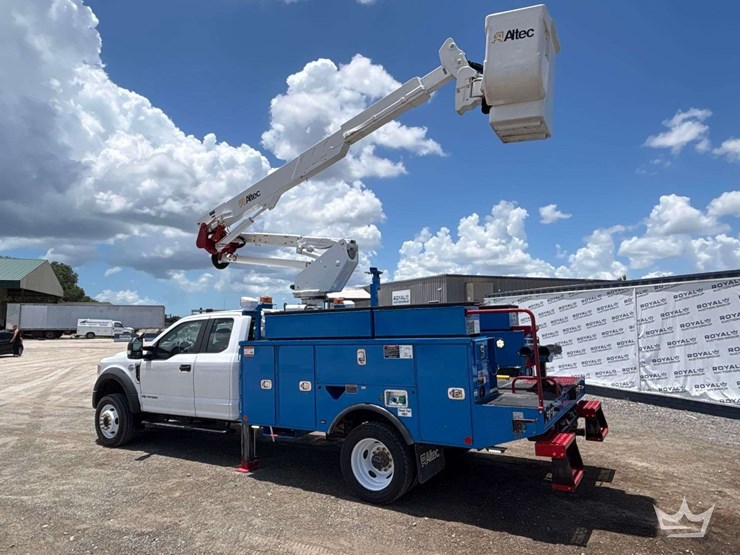 2020-ford-f550-image-4