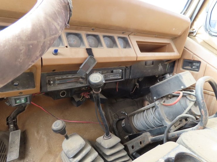 1995-jeep-wrangler-image-9