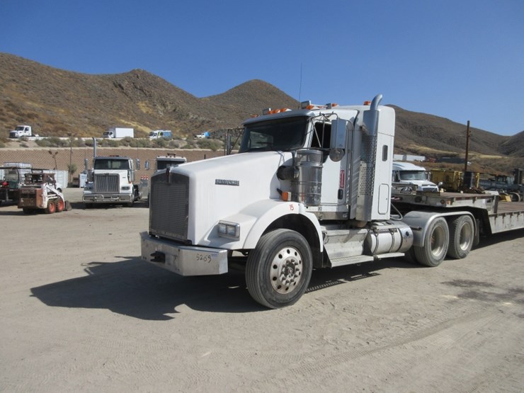 2013-kenworth-t800-image-1