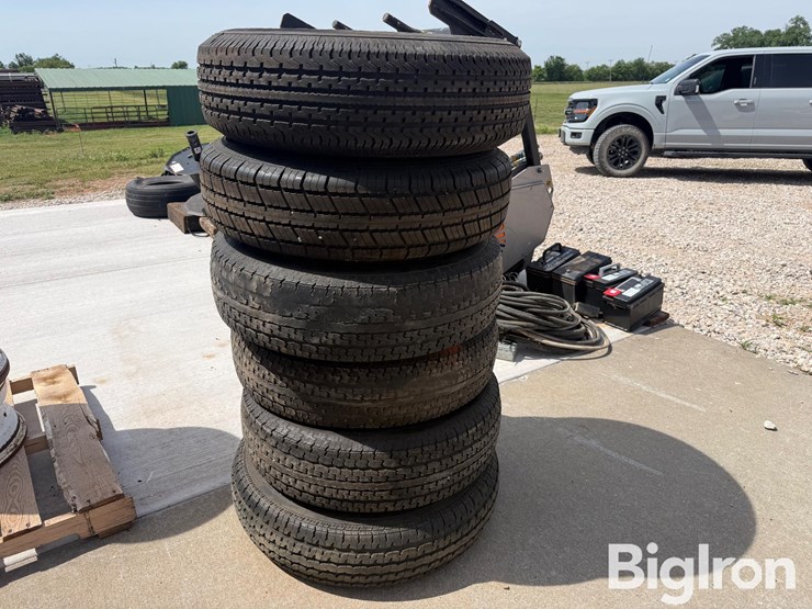 16”-mounted-trailer-tires-image-4
