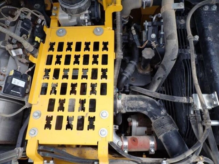 2022-komatsu-pc210-lc-11-image-78