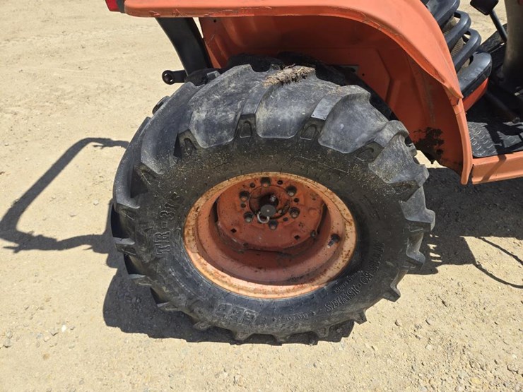kubota-b2410-image-16