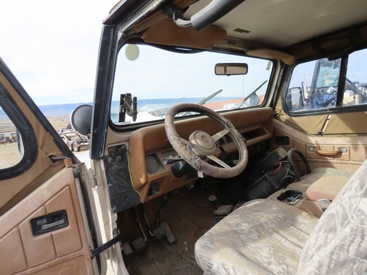 1995-jeep-wrangler-image-10