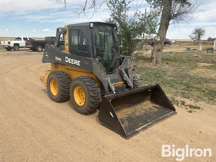 2017-deere-324e-image-3