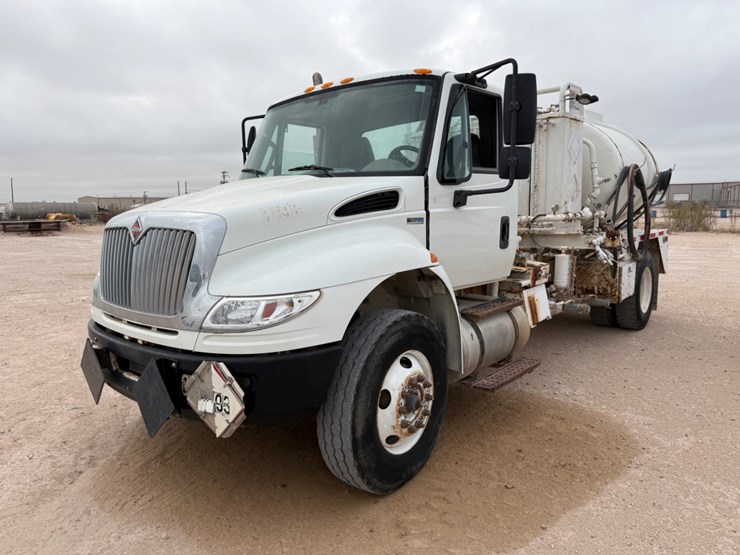 2015-international-durastar-4300-image-1