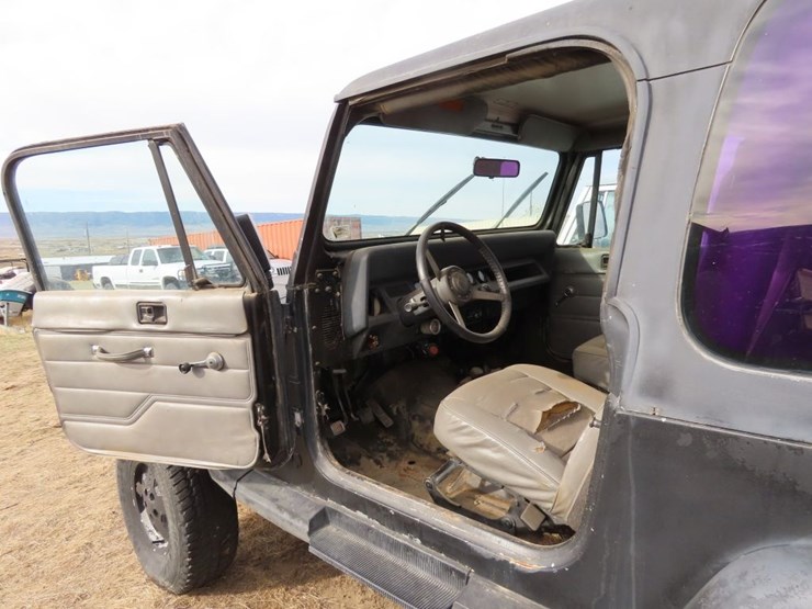 1989-jeep-wrangler-image-8