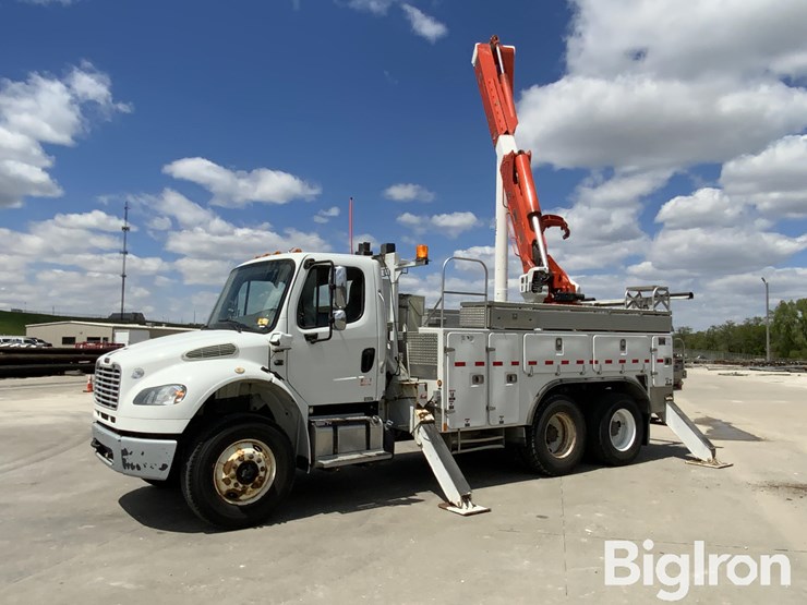 2016-freightliner-m2-106-image-9