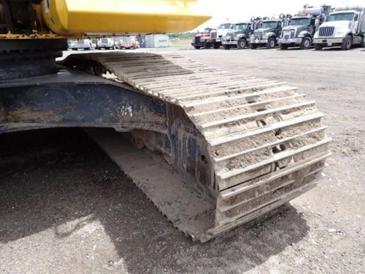 2022-komatsu-pc210-lc-11-image-36