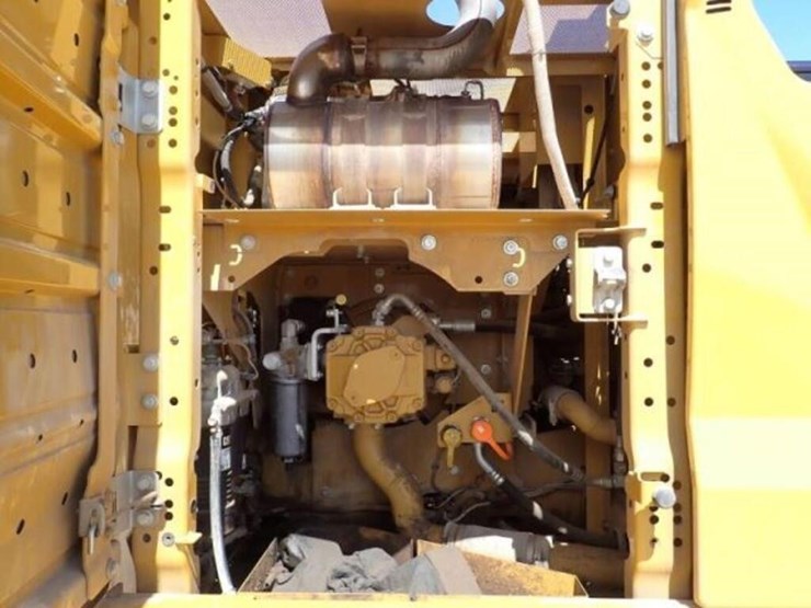 2021-caterpillar-323-image-54