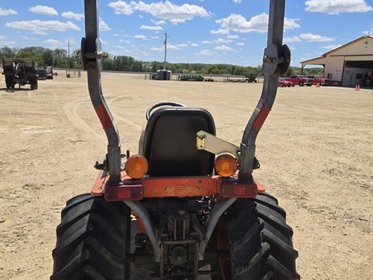 kubota-b2410-image-14
