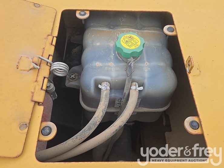 2019-caterpillar-336-image-45