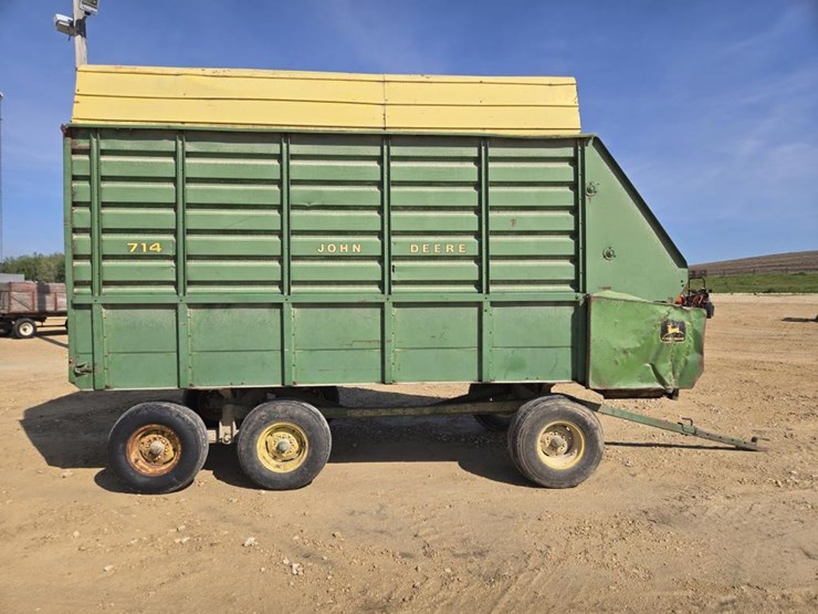 john-deere-714-image-9