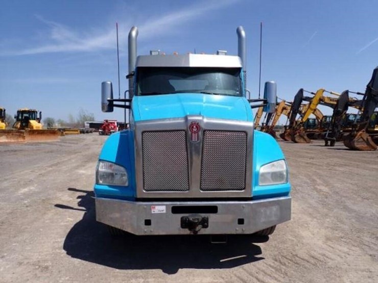 2019-kenworth-t880-image-2