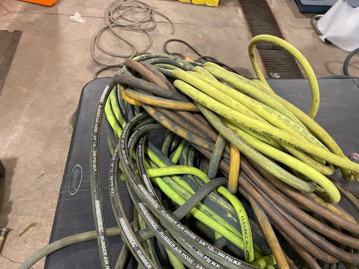 #4605-•-assortment-of-air-hoses-image-3