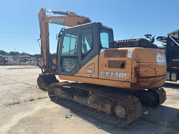 #1-•-2013-case-excavator-image-6