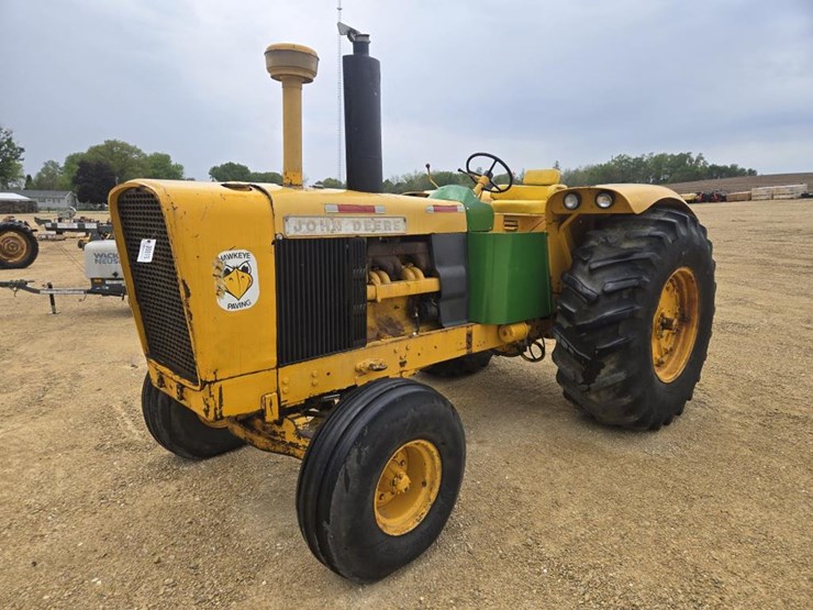1967-john-deere-700-image-3