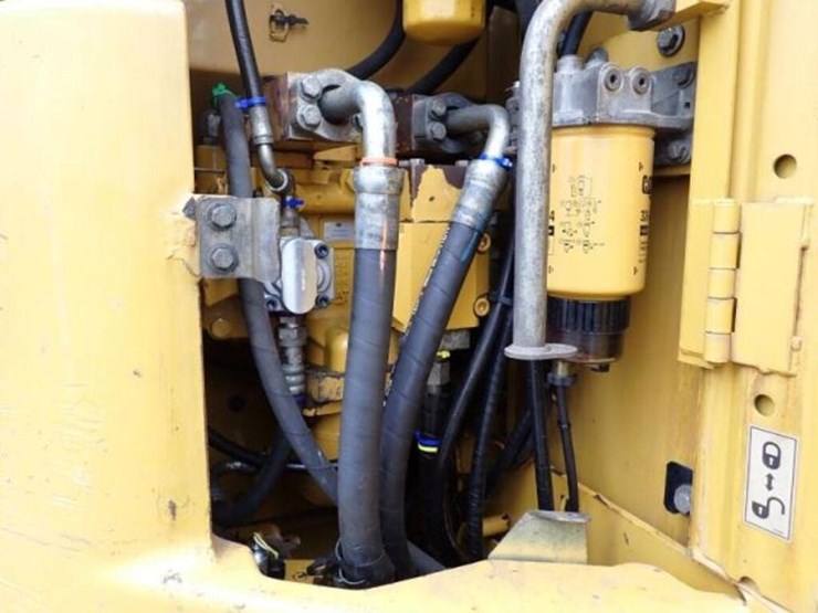 2013-caterpillar-321d-lcr-image-54