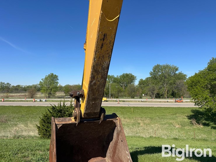 caterpillar-350l-image-14