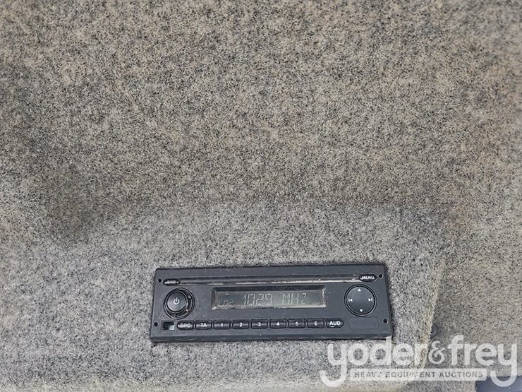 2020-deere-310sl-image-55