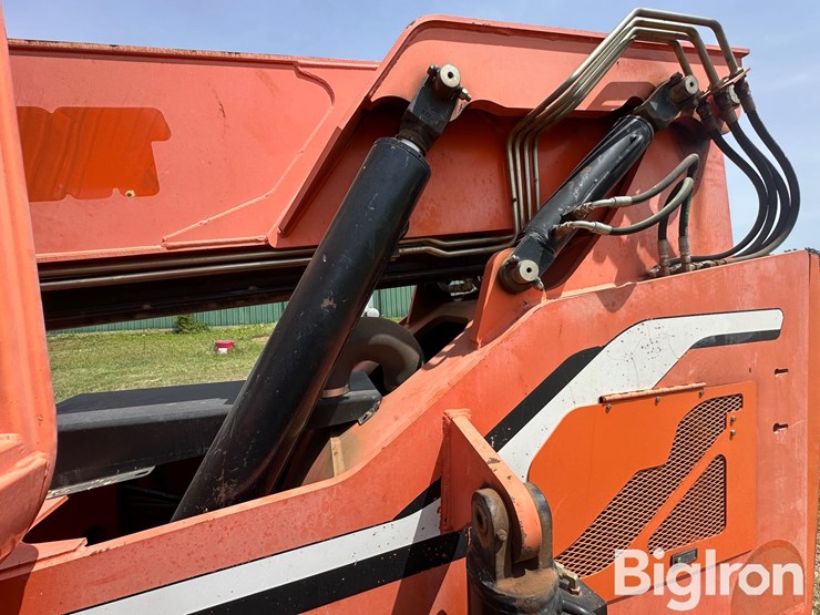 2011-jlg-skytrak-6042-4x4x4-telehandler-image-16