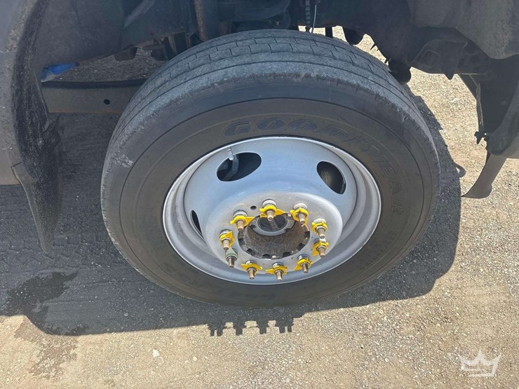 2020-ford-f550-image-33