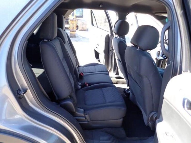 2014-ford-explorer-xlt-image-25