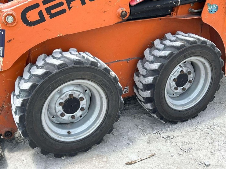 2020-gehl-r105-image-15