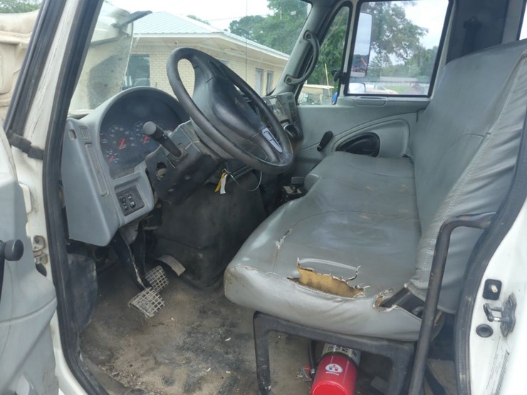 2006-international-durastar-4300-image-13