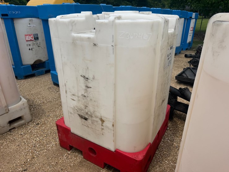 #1661-•-330-gallon-plastic-storage-oil-tank-image-1