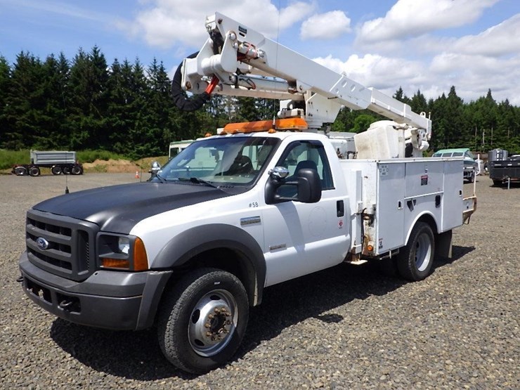 2005-ford-f550-image-1