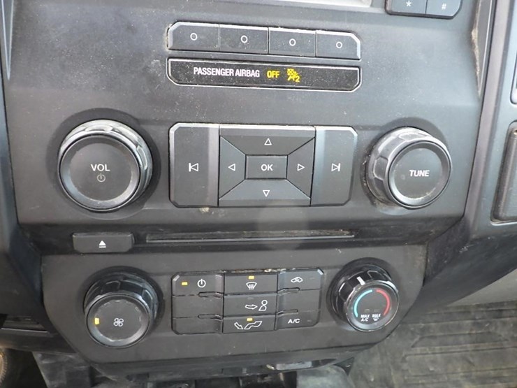 2016-ford-f150-image-36