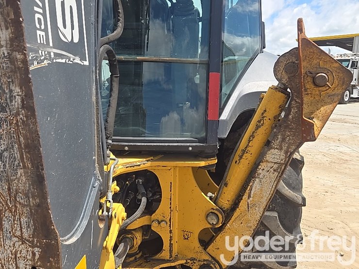 2020-deere-310sl-image-27
