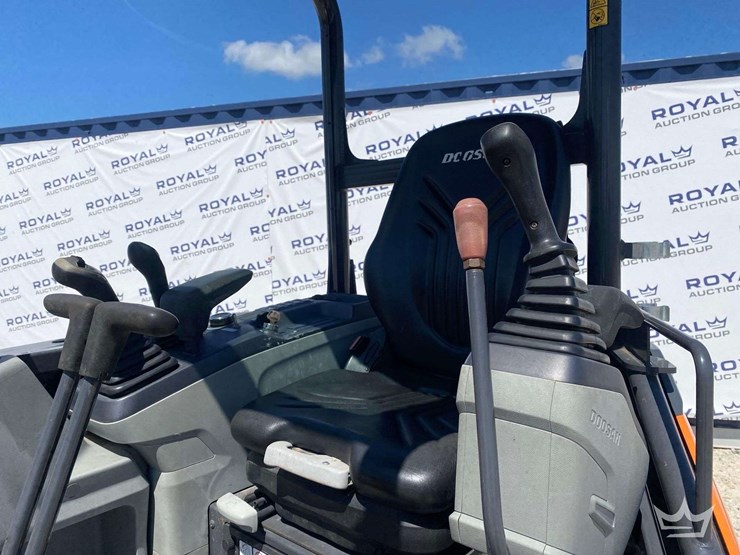 doosan-dx27z-image-17