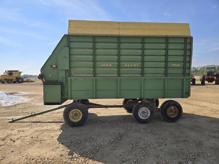 john-deere-714-image-2