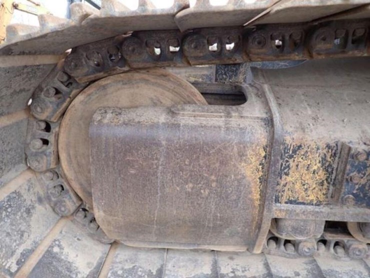 2015-caterpillar-349fl-image-34