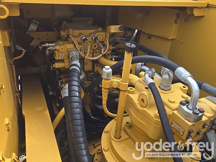 2017-caterpillar-336fl-image-32