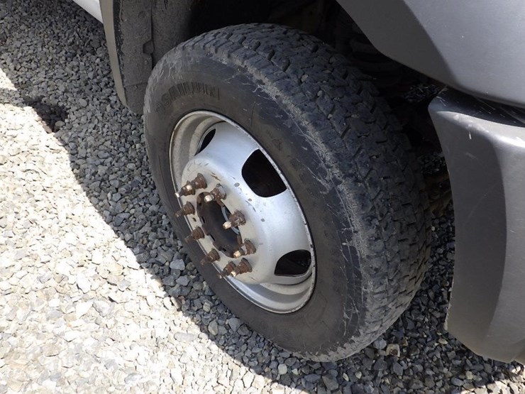 2005-ford-f550-image-29